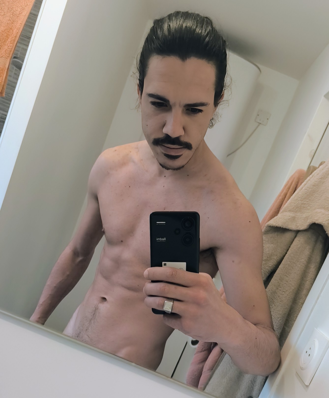 Profil de Issam, 29 ans, Trans Sex Suisse à Nänikon