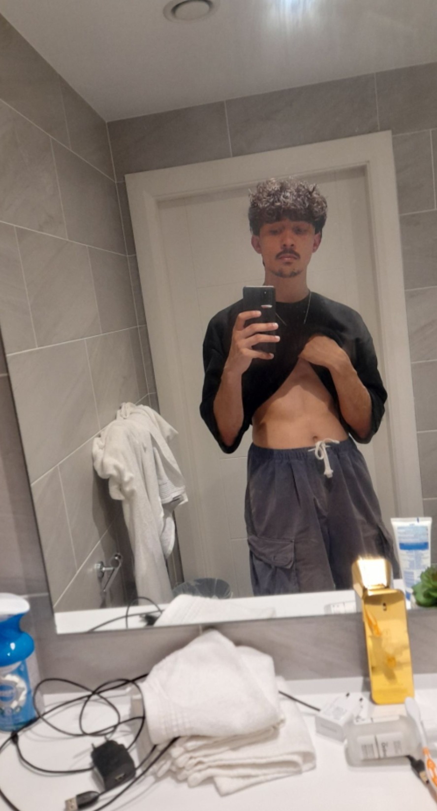 Profil de Reihan, 19 ans, Trans Sex Suisse à Bourguillon
