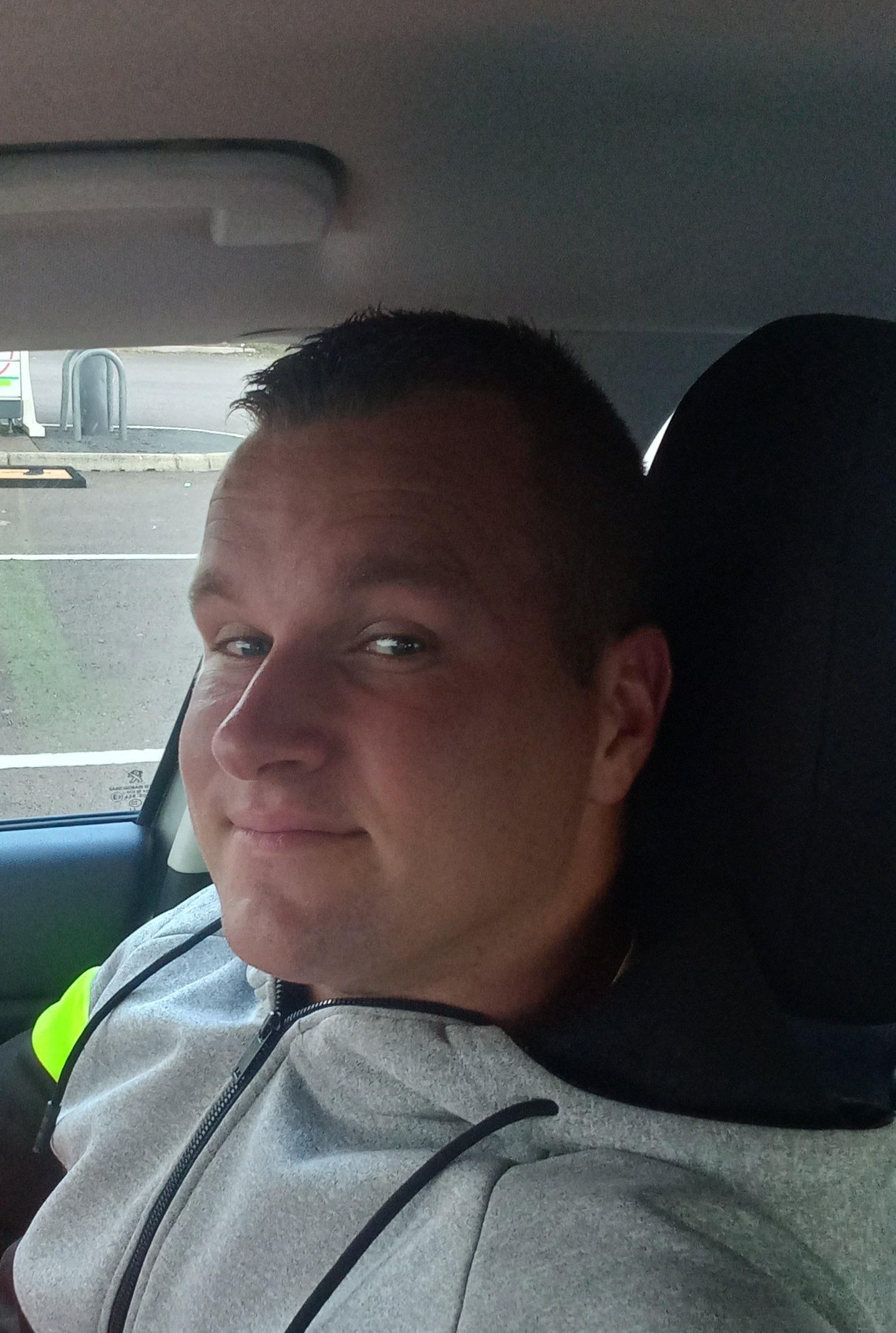 Profil de Corenthin, 27 ans, Trans Sex Suisse à Pollegio