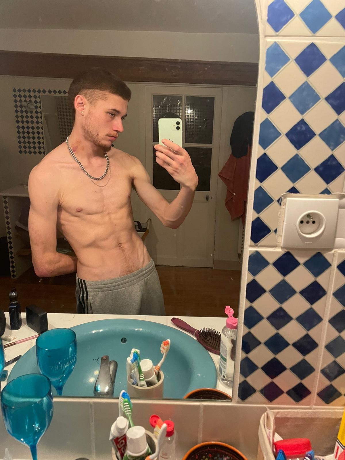 Profil de Ywen, 20 ans, Trans Sex Suisse à Döttingen