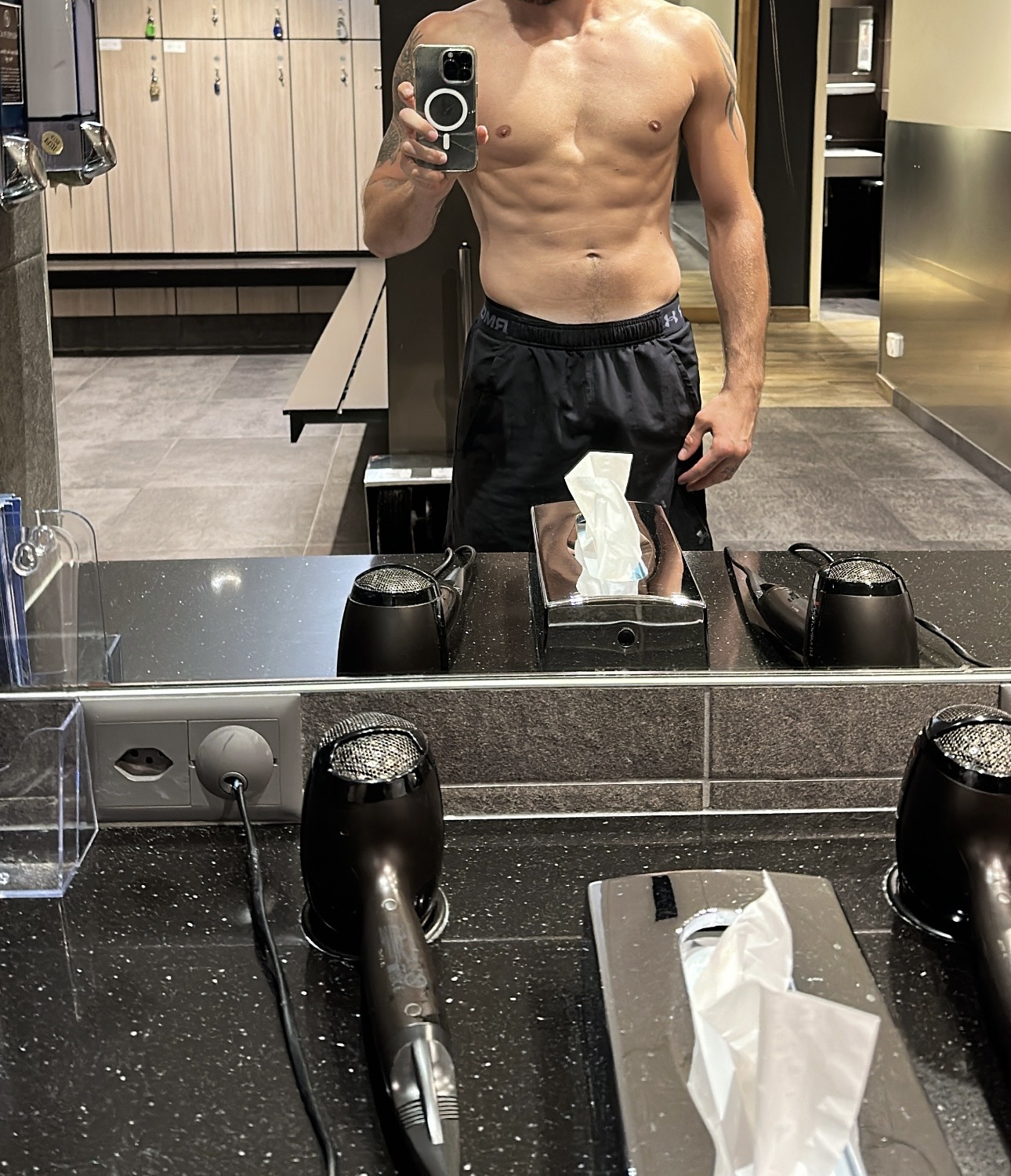 Profil de Fredj, 25 ans, Trans Sex Suisse à Campascio